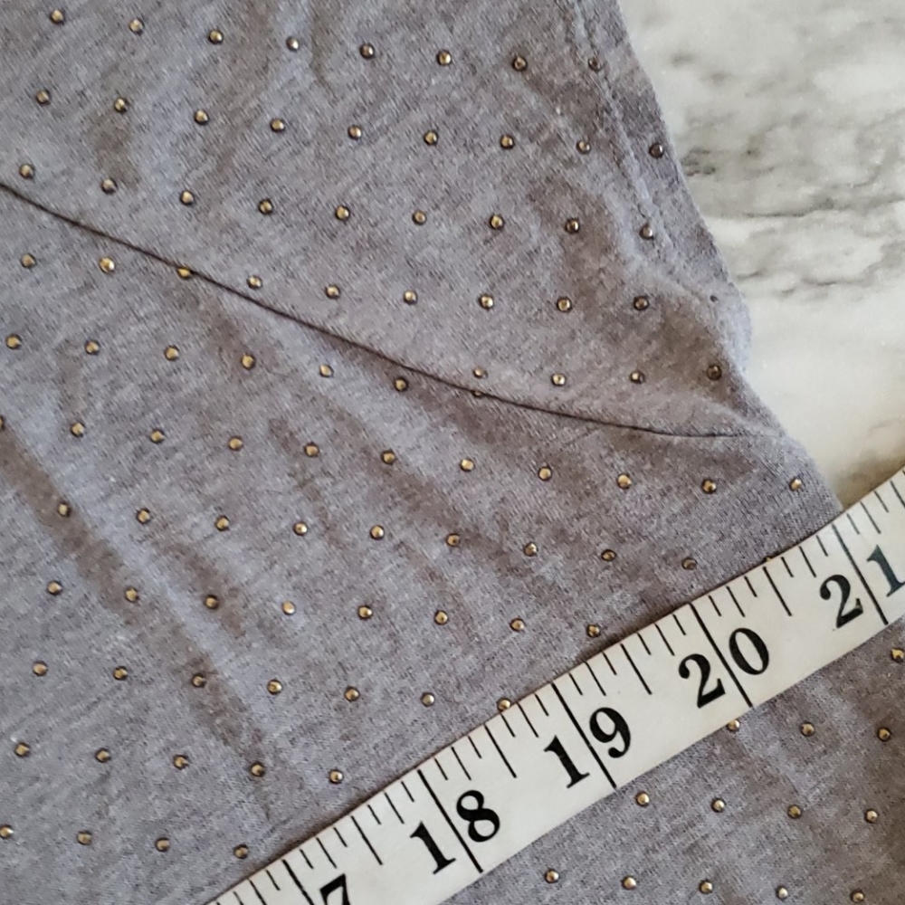 Gap Tee Size Small - image 4